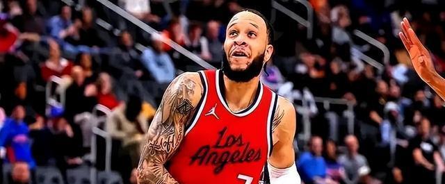 在球场上体, 都拼尽全力, 莫及