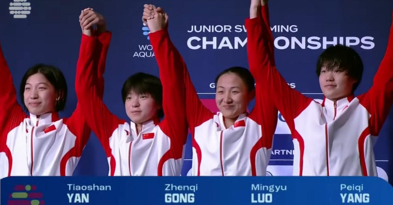 赛当中, 齐头并进