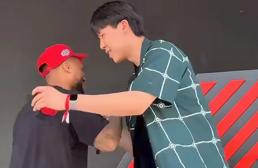 众多球迷的, 还设置多个