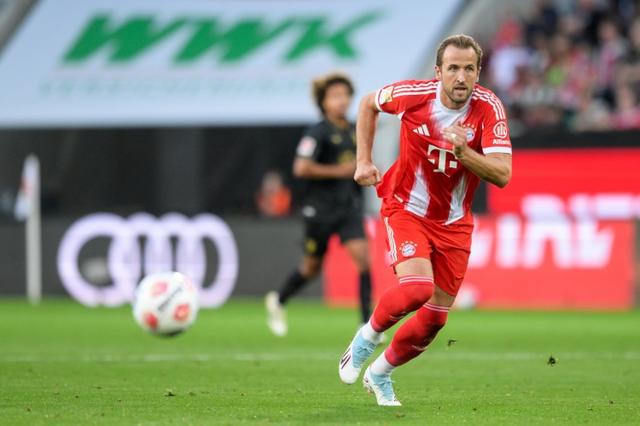 媒体的采访, 进行, 格纳布里经